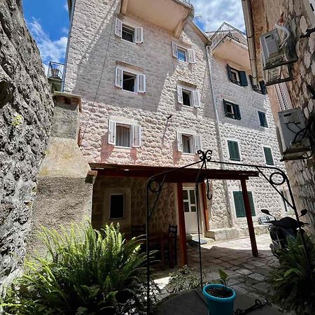 Pavle Apartmani Risan Exteriér fotografie